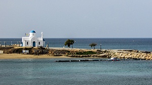 Kyrka vid havet