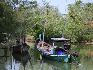 Fiskebåtar vid Kho Kho Khao