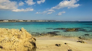 Makronissos beach